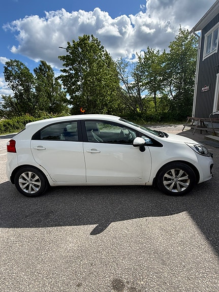 Kia Rio 5 of 5