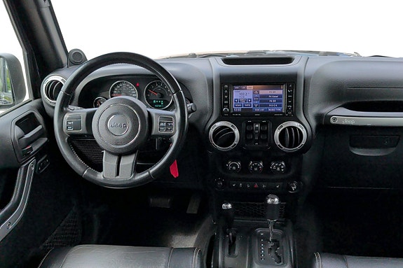 Jeep Wrangler Unlimited 6 of 12