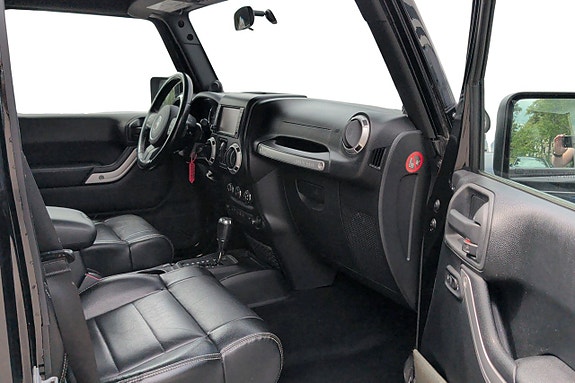 Jeep Wrangler Unlimited 7 of 12