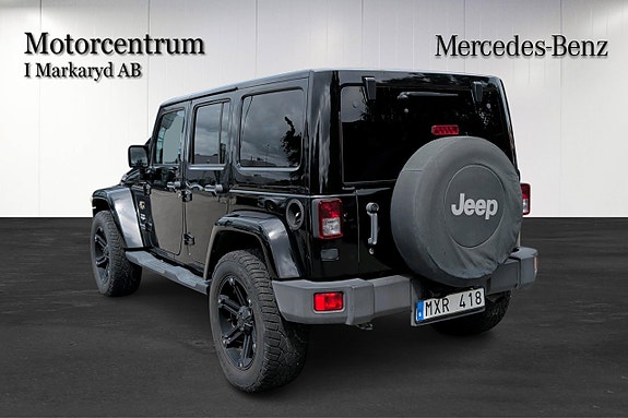 Jeep Wrangler Unlimited 3 of 5
