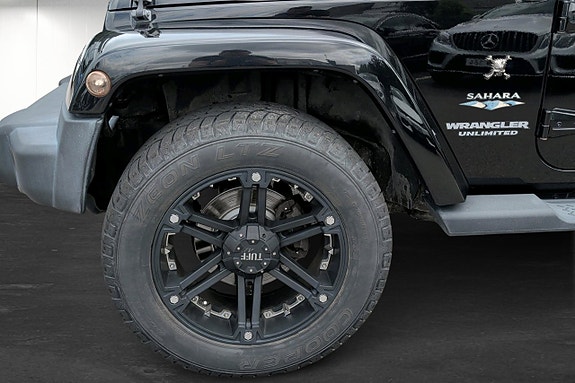 Jeep Wrangler Unlimited 10 of 12