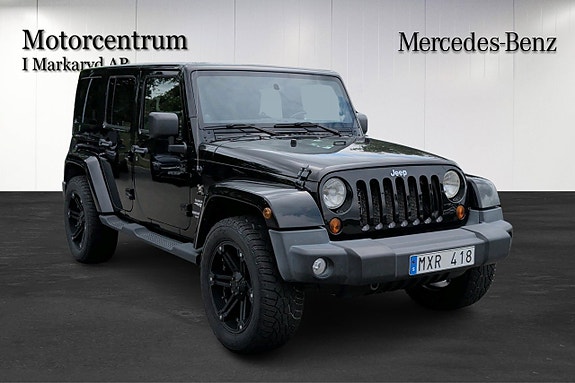 Jeep Wrangler Unlimited 2 of 5
