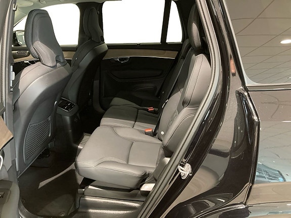 Volvo XC90 7 of 16