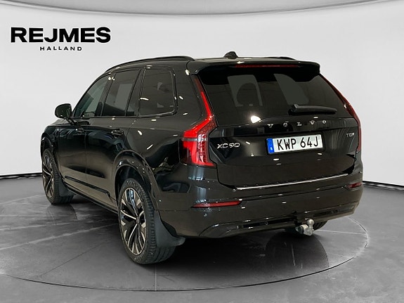 Volvo XC90 2 of 5