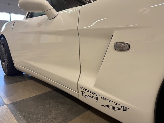 Chevrolet Corvette 5 of 5