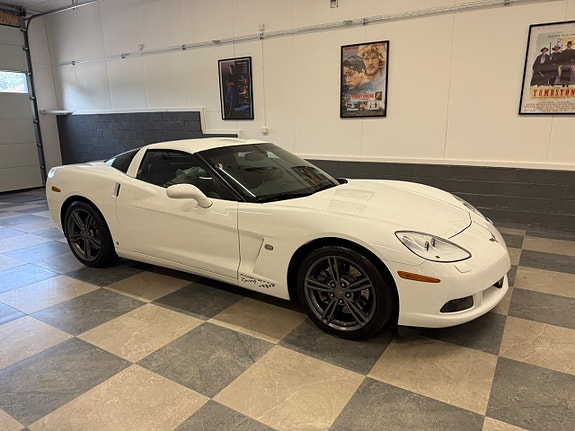 Chevrolet Corvette 2 of 5