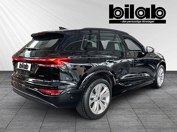 Audi Q6 e-tron 4 of 11