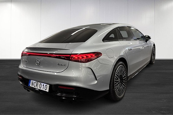 Mercedes-Benz EQS450 4 of 5