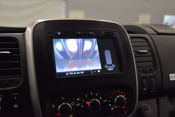 Renault Trafic 12 of 18