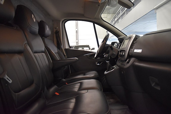 Renault Trafic 11 of 18