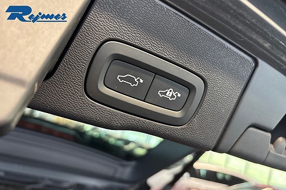 Volvo XC60 13 of 17