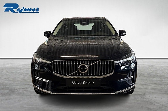 Volvo XC60 3 of 17