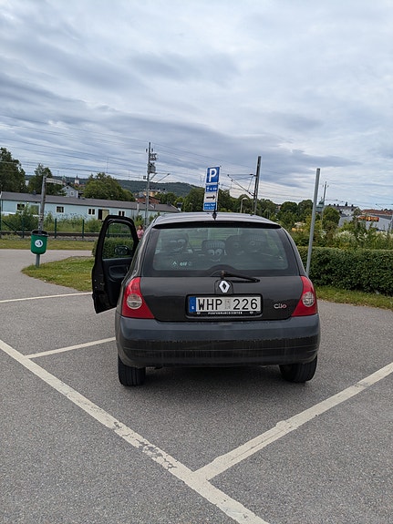 Renault Clio 2 of 9