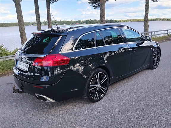 Opel Insignia 2 of 5