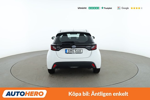 Toyota Yaris 4 of 30