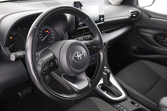 Toyota Yaris 12 of 30