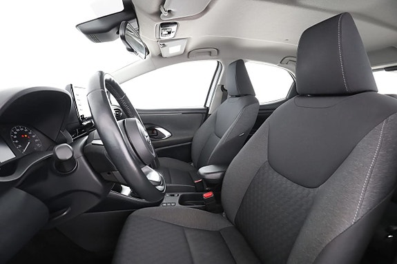 Toyota Yaris 11 of 30