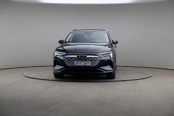 Audi Q8 e-tron 3 of 5