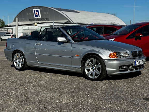 BMW 330Ci 2 of 5