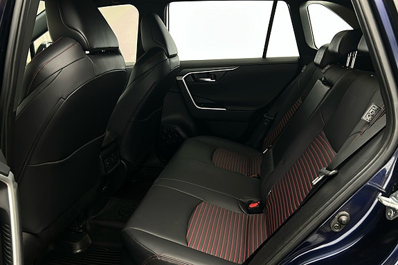 Toyota RAV4 Plug-in Hybrid 13 of 25