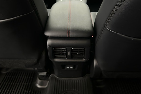 Toyota RAV4 Plug-in Hybrid 20 of 25