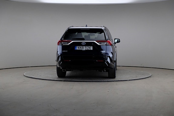 Toyota RAV4 Plug-in Hybrid 5 of 5