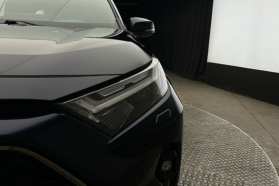 Toyota RAV4 Plug-in Hybrid 11 of 25