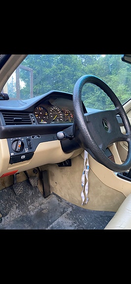 Mercedes-Benz 300 CE 10 of 13