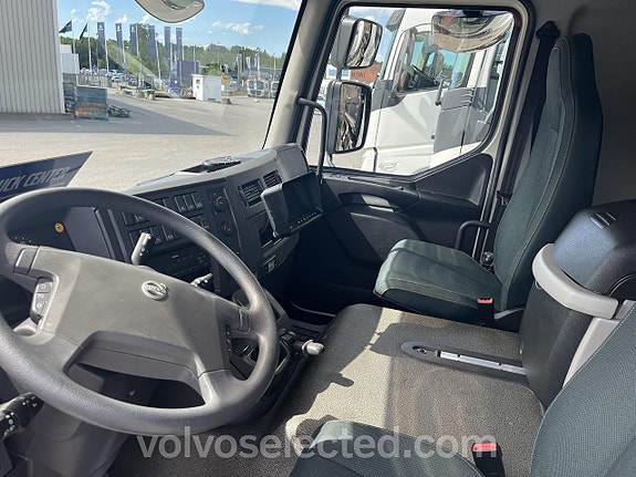 Volvo FL Skåp med bakgavellyft 3 of 6