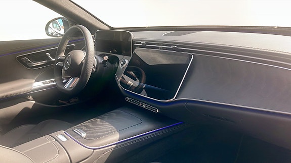 Mercedes-Benz 300 E 9 of 9