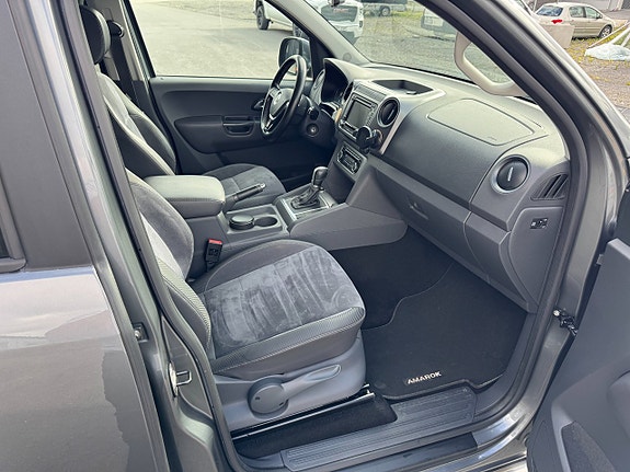 Volkswagen Amarok 12 of 27