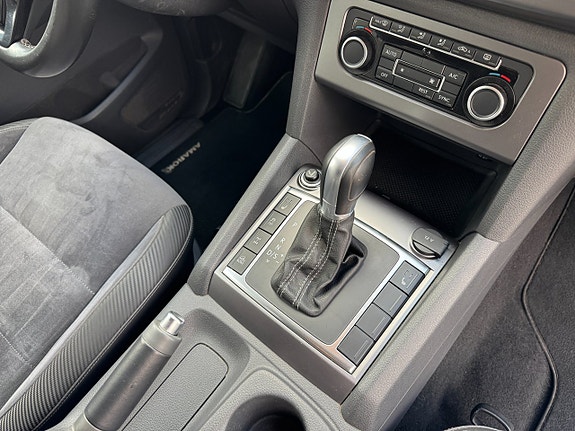 Volkswagen Amarok 15 of 27