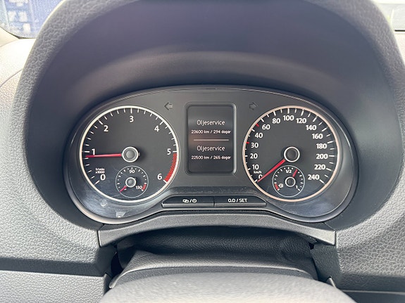 Volkswagen Amarok 17 of 27