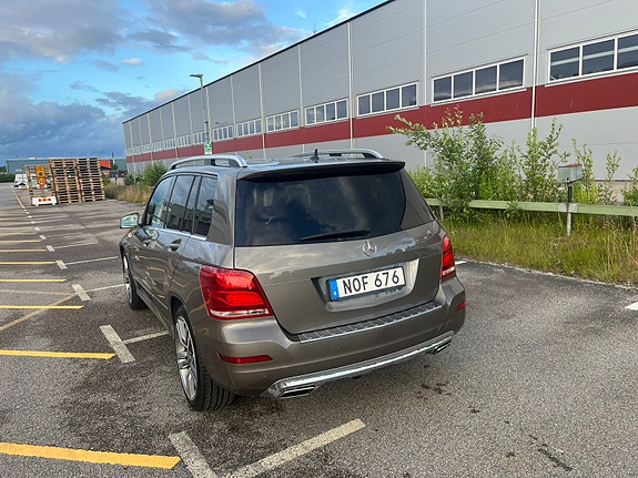 Mercedes-Benz GLK220 3 of 5