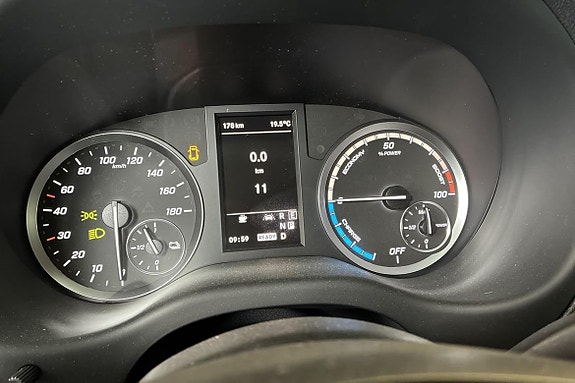 Mercedes-Benz eVito 112 8 of 22