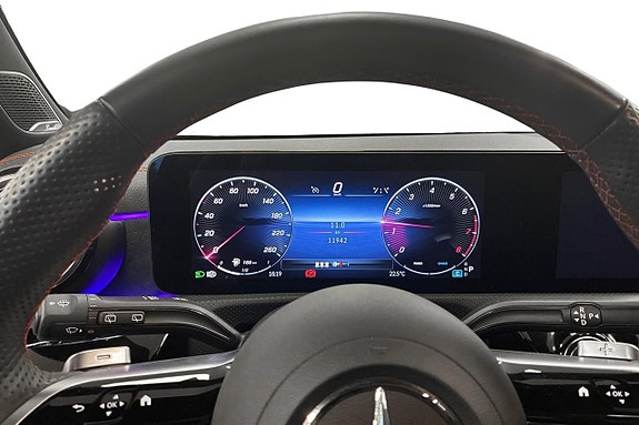 Mercedes-Benz CLA200 5 of 11