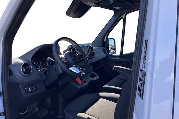 Mercedes-Benz eSprinter 314 3 of 13