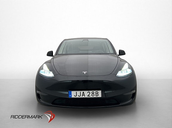 Tesla Model Y 3 of 5