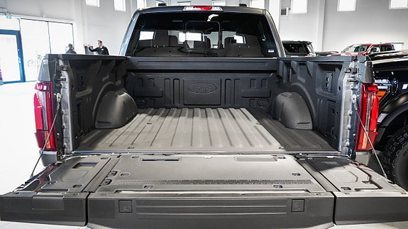 Ford F-150 8 of 30