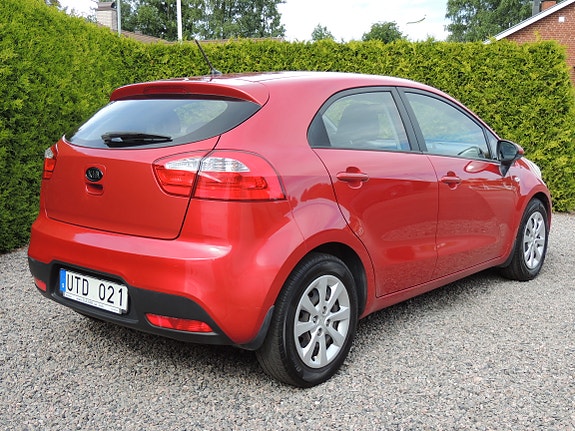 Kia Rio 2 of 5