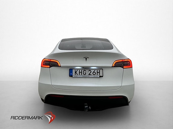 Tesla Model Y 8 of 30
