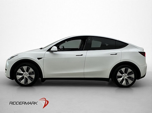 Tesla Model Y 5 of 5