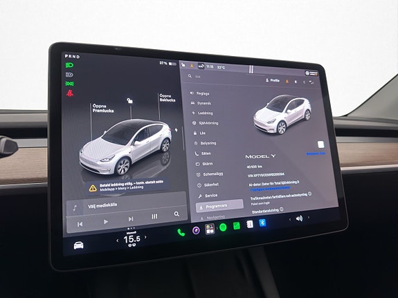 Tesla Model Y 24 of 30
