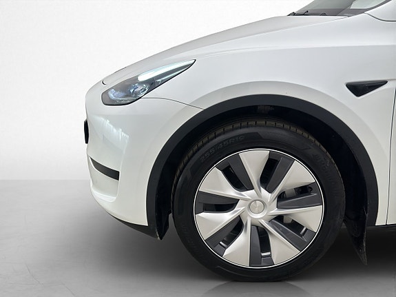 Tesla Model Y 30 of 30