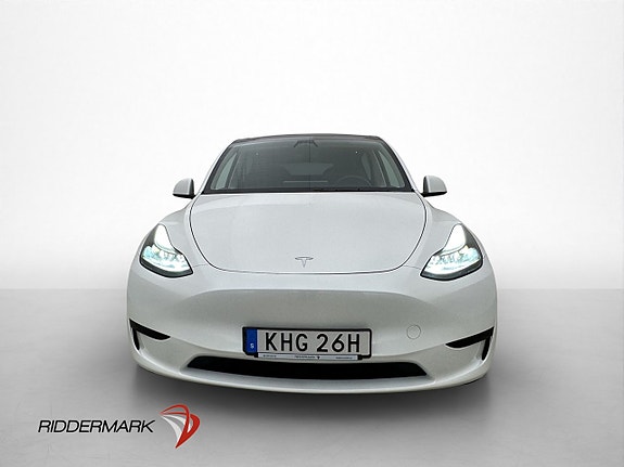 Tesla Model Y 3 of 5