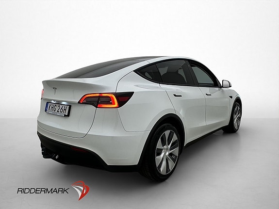 Tesla Model Y 9 of 30