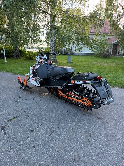 Arctic-cat M8000 LTD 2015 2 of 5