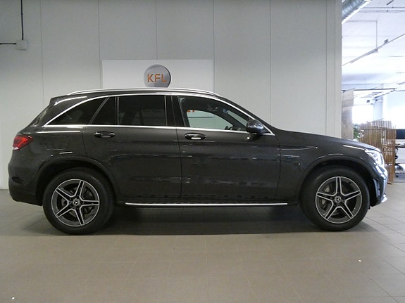 Mercedes-Benz GLC300 de 5 of 5