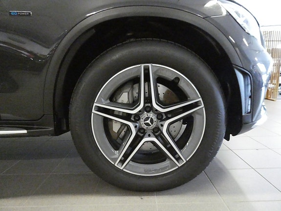 Mercedes-Benz GLC300 de 4 of 5