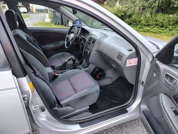 Toyota Avensis 4 of 7
